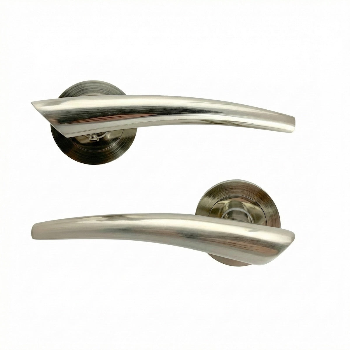 Poignée modèle '330' en zamak avec rosace ronde finition nickel satiné pour portes