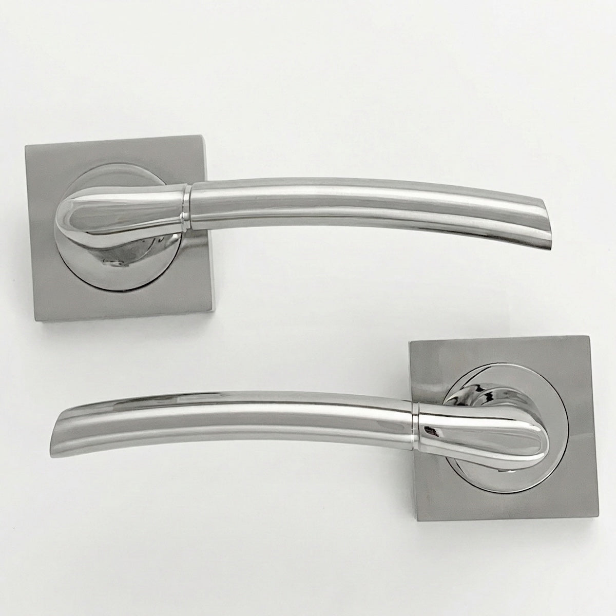 Poignée de porte en aluminium modèle « 430A », finition nickel combiné