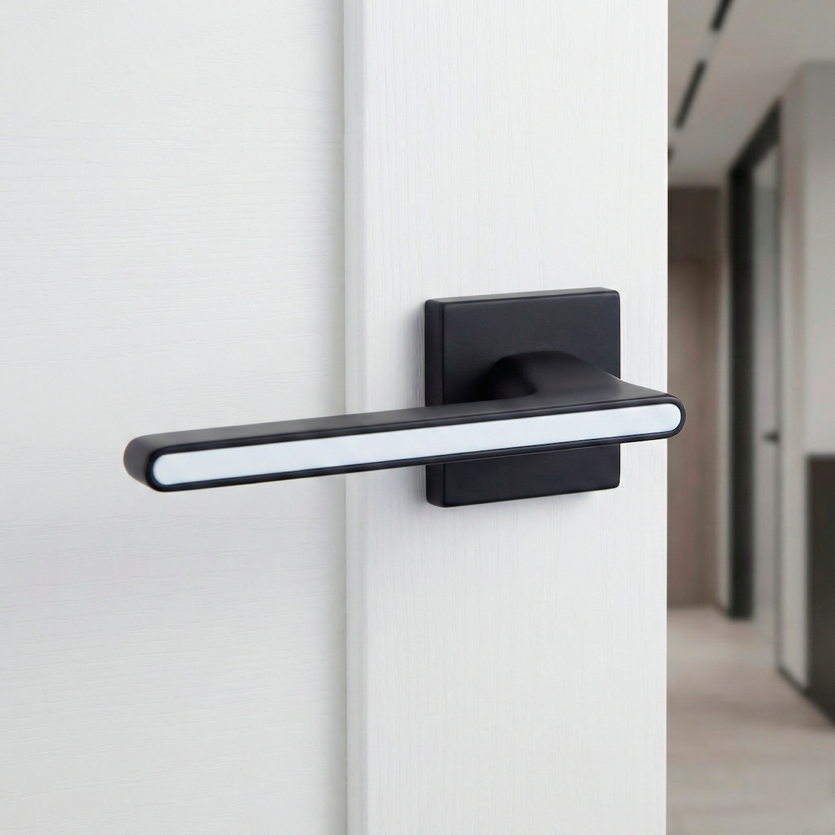 Poignée en zamak modèle 810N avec rosace carrée finition noire pour portes
