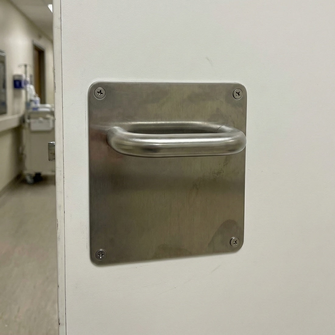 Poignée modèle "603" avec plaque carrée de 170 mm en acier inoxydable pour portes