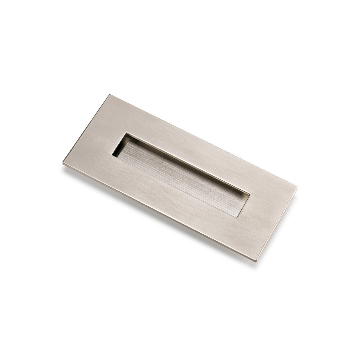 Poignée nickelée rectangulaire 3790 de 155x73mm à encastrer dans les meubles et armoires