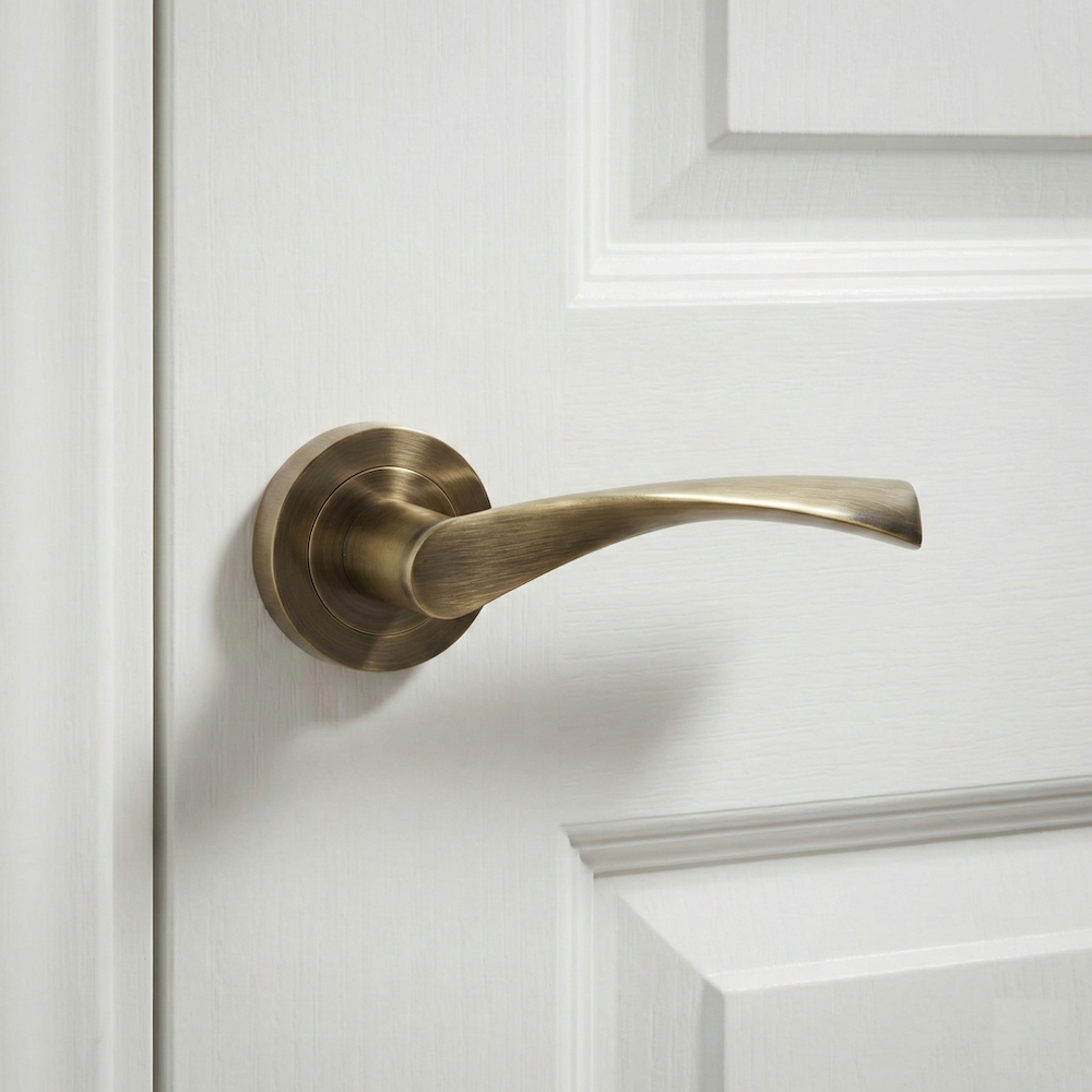 Poignée modèle « ola 130C » avec rosace ronde finition cuir pour portes
