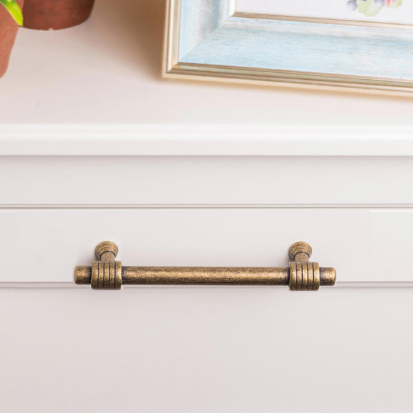 Tirettes et boutons de meuble