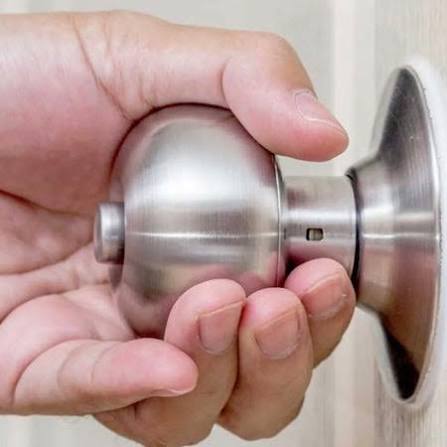 Catálogo de pomos para puertas de baño