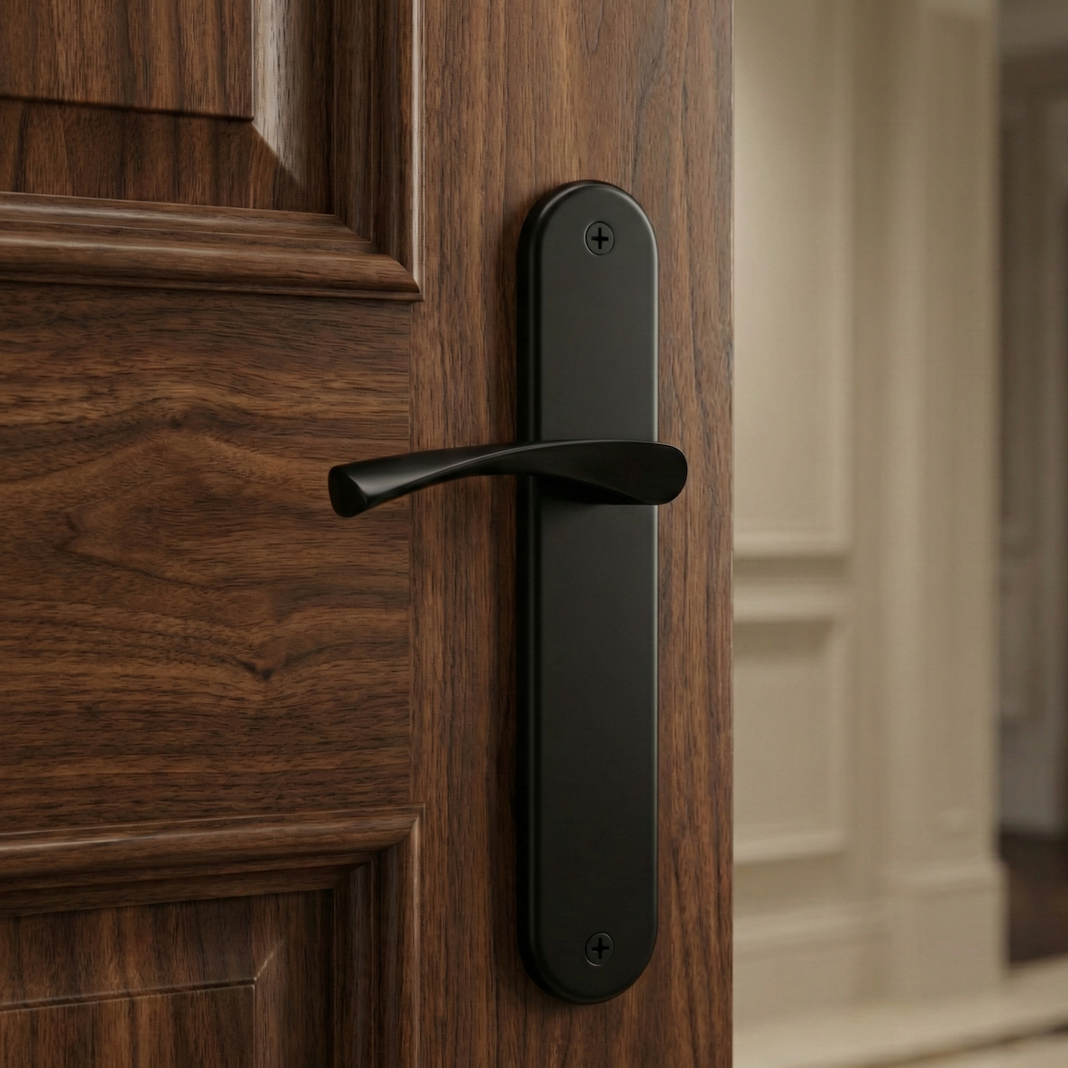 Poignée de porte modèle '130' en zamak avec plaque ovale, finition noir mat