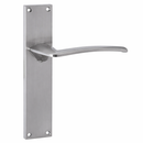 Poignée modèle « 340 » avec plaque rectangulaire pour portes, en zamak finition nickel satiné