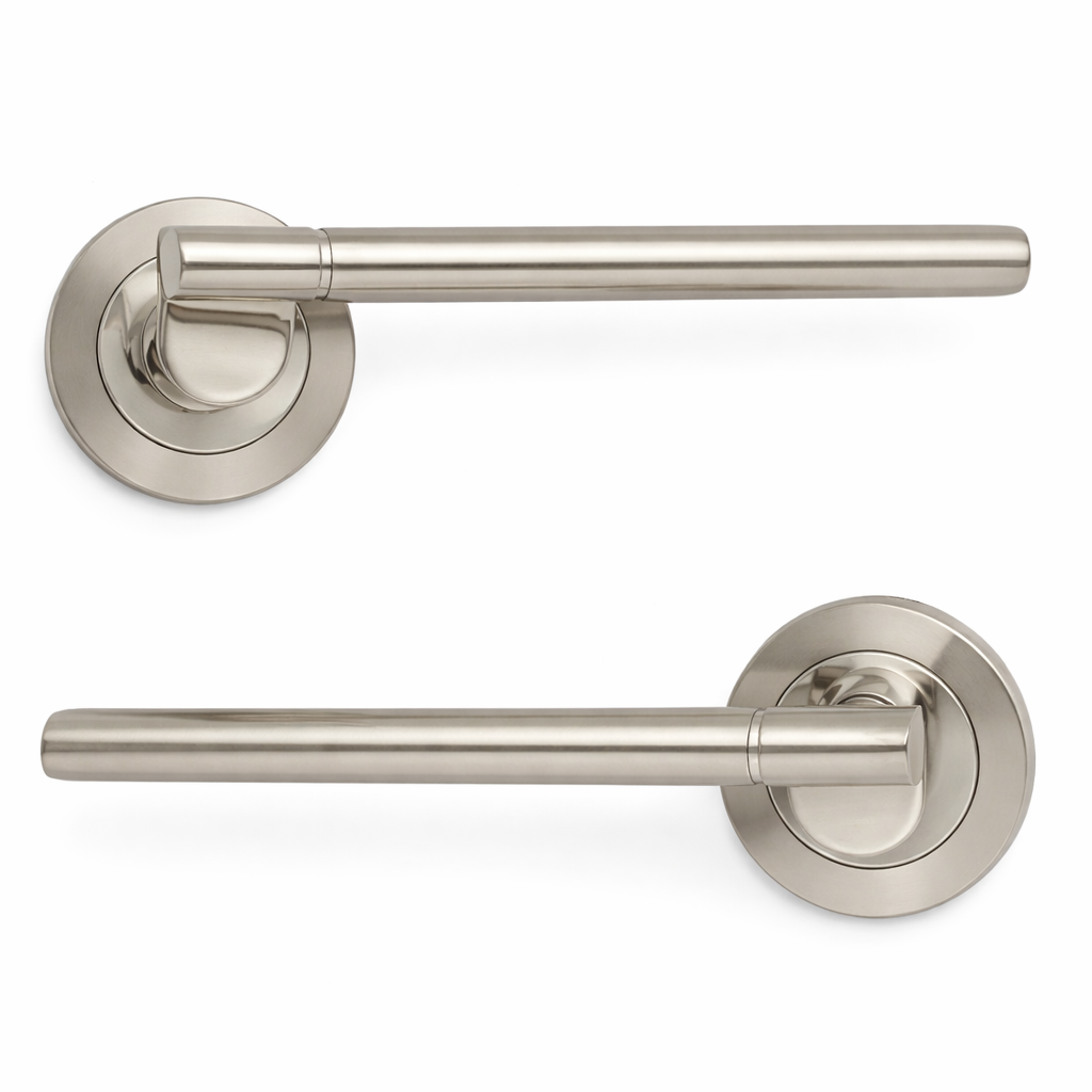 Poignée modèle « 240A » avec rosace ronde finition nickel combinée pour portes