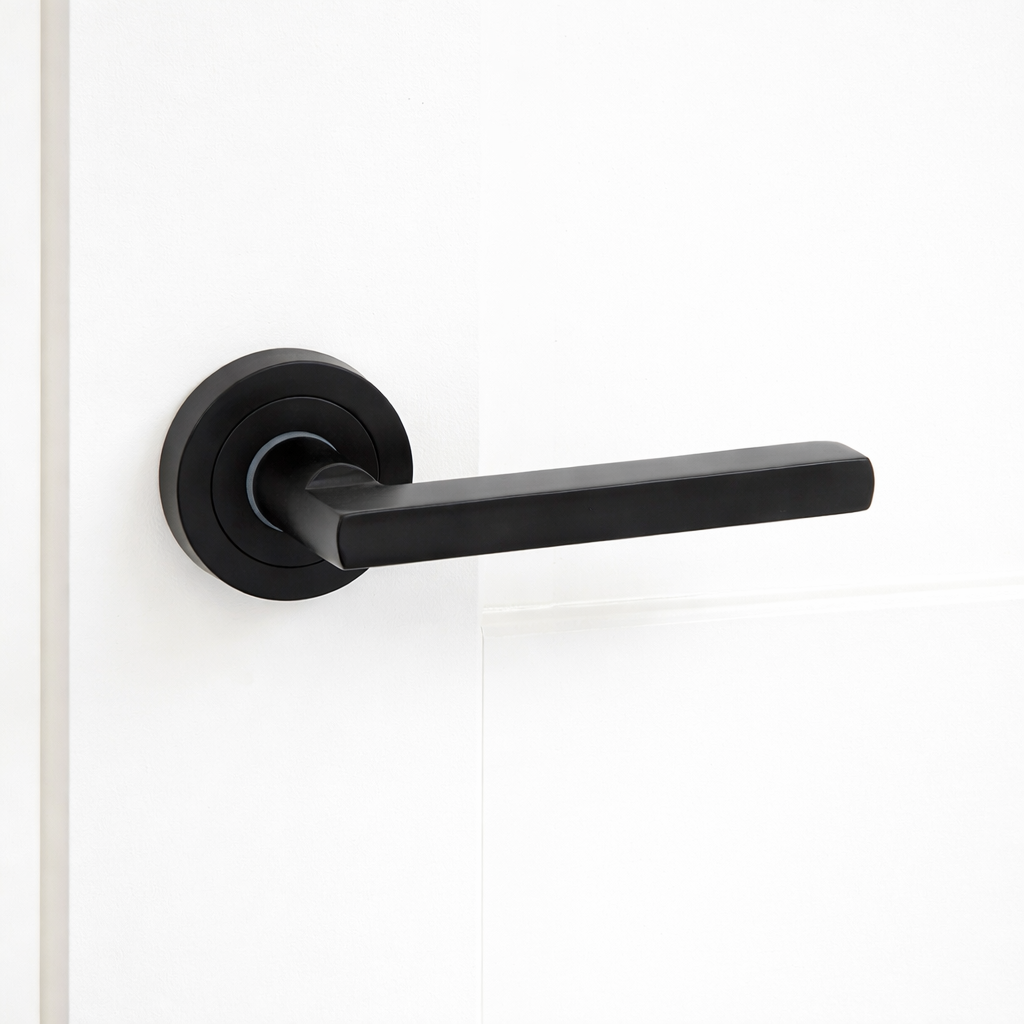 Poignée de porte modèle Rental 530 en aluminium avec rosace ronde finition noire
