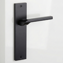Poignée modèle 559 avec plaque rectangulaire en zamak finition noire pour portes