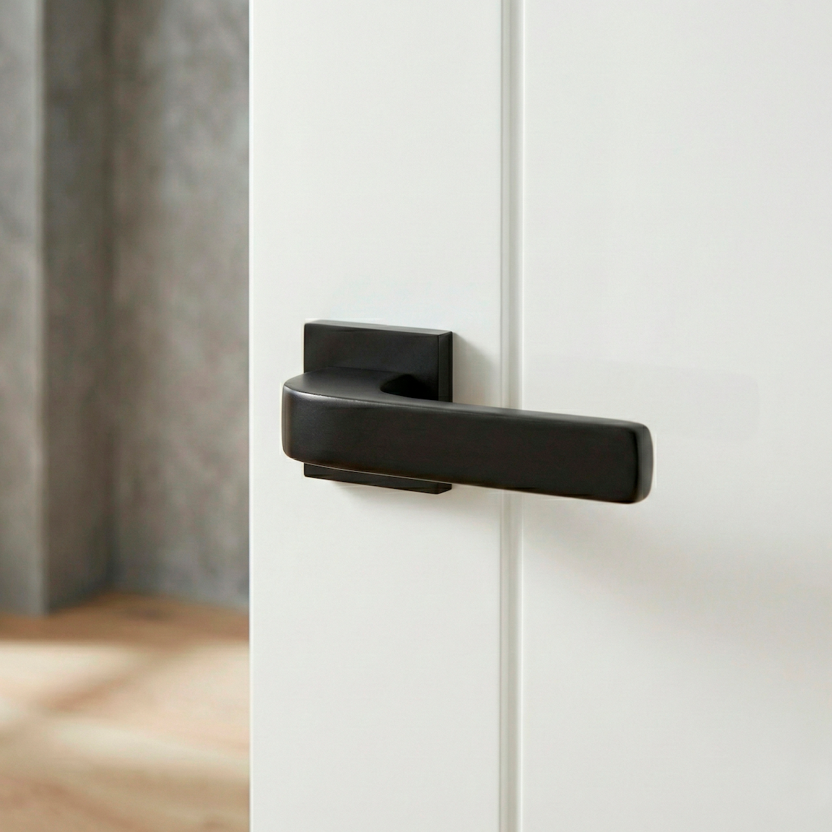 Poignée de porte en zamak modèle 710 avec rosace carrée finition noire