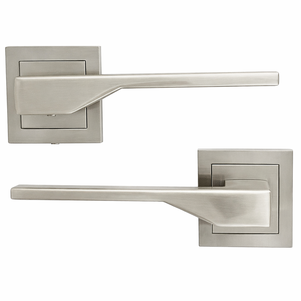 Poignée élégante en zamak avec rosace carrée finition nickel satiné pour portes modèle « 520 »