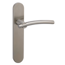 Manilla con placa oval de acero inoxidable y tornillos ocultos para puertas modelo 2035