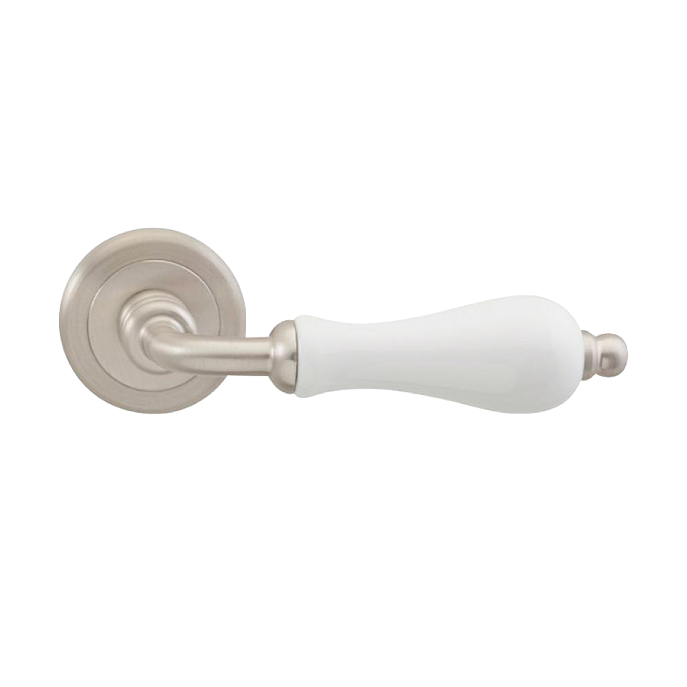 Poignée modèle '8203' en laiton finition nickel mat et recouverte de porcelaine