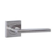 Poignée modèle Rental '530A' rosace carrée en aluminium pour portes finition nickel satiné