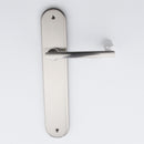 Poignée classique modèle « 530 » en aluminium avec plaque ovale en finition nickel satiné pour portes