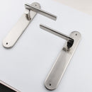 Béquille modèle '240' en zamak avec plaque ovale finition nickel combiné pour portes