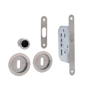 Kit pour porte coulissante en finition nickel satiné avec 2 clés à gorges incluses