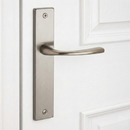 Poignée simple modèle '700' en zamak finition nickel satiné pour portes